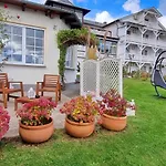 Waterkant Hotel *